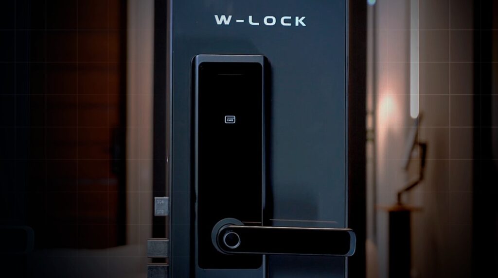 Como funciona uma fechadura inteligente na prática 